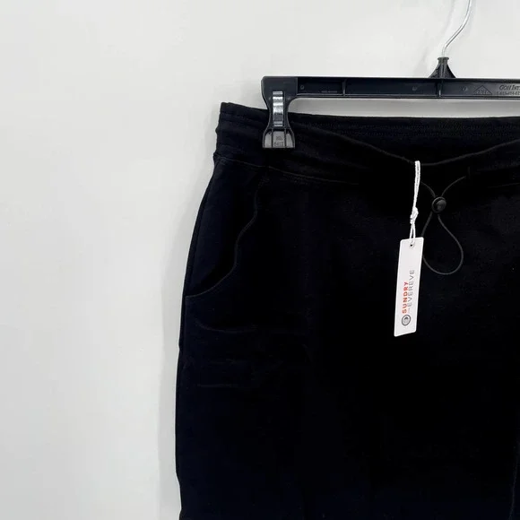 SUNDRY FOR EVEREVE Sunday Skirt with Bungee Drawcord in Black // 2 (M) - Picture 6 of 10